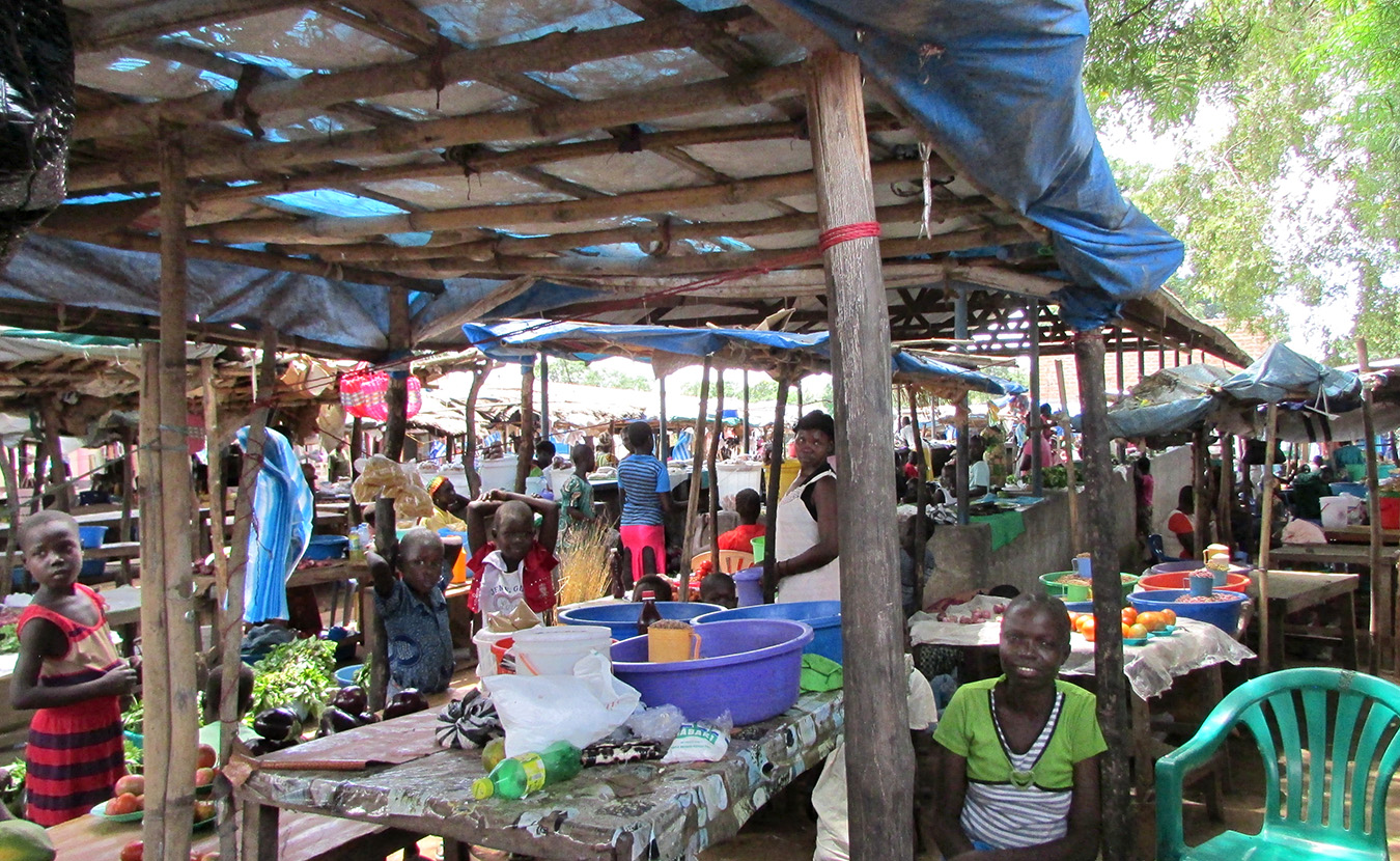 In peaceful times the downtown Mundri market is bustling. | Photo by Will and Theresa Reed