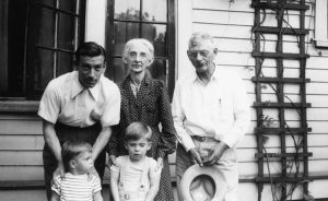 Hoagy Bix (front right) with his younger brother Randy and their father, Hoagy, and grandparents Lida and Howard in the early 1940s. | HC Series 3, Box 3, item 29. Hoagy Carmichael Collection, Archives of Traditional Music, Indiana University